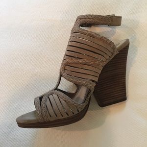 Vince Camuto sandal